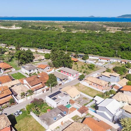 Refugio Tropical Casa De Praia Com Piscina Aquecida E 4 Suites E Garagem 3 Carros, 800 Mtrs Da Praia Internet 700 Mbps, Condominio Privado Com Pista De Skate , Quadra De Futevolei , Campos E Quadras De Futebol! Cabo Frio Luaran gambar